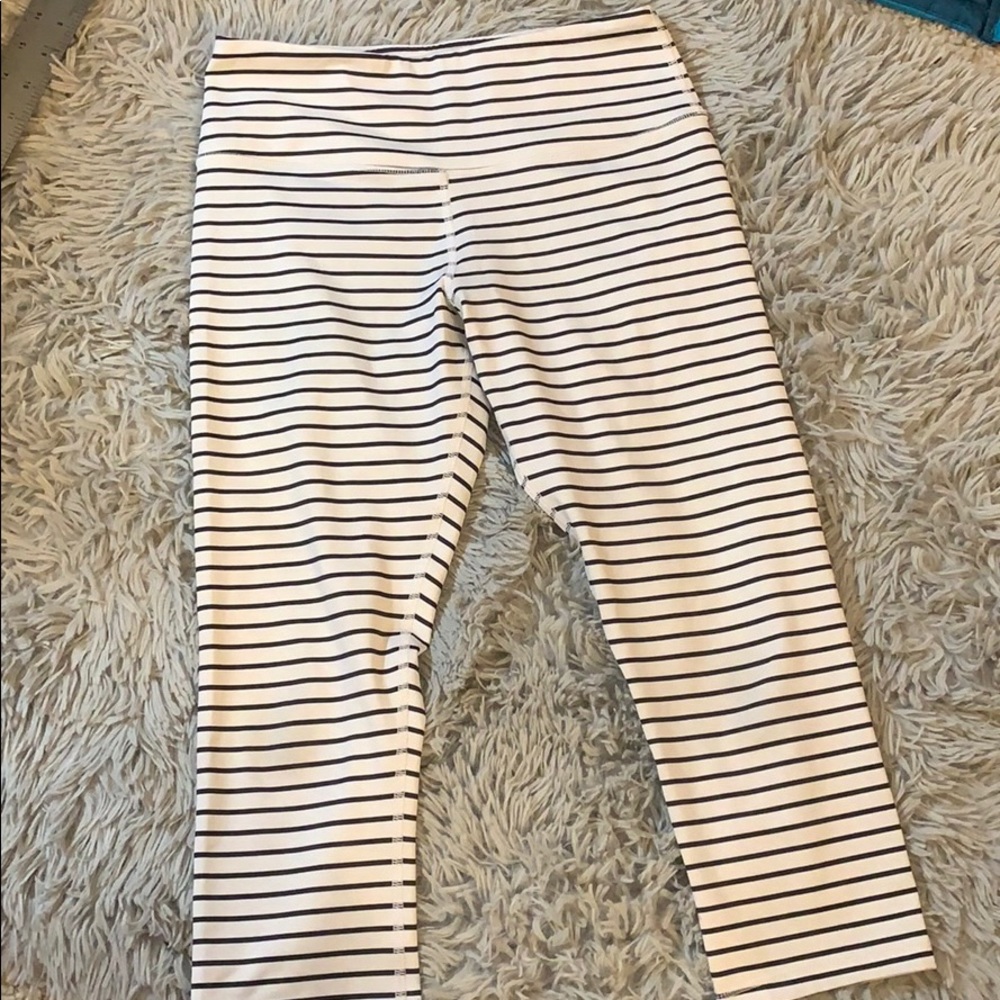 Like new Scorpio sol Capri leggings